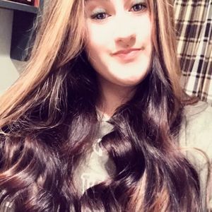 Meet your Posher, Caitlin